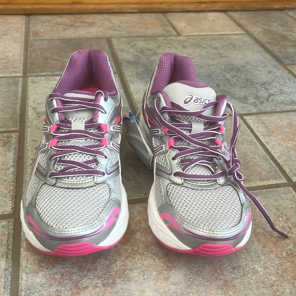 COPY - COPY - Asics Size 7 Sneaker NIB